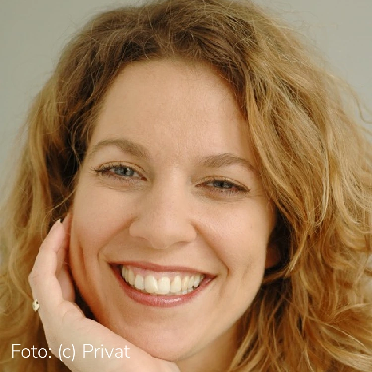 Anahita-Valia Bam Anahita-Valia Bam